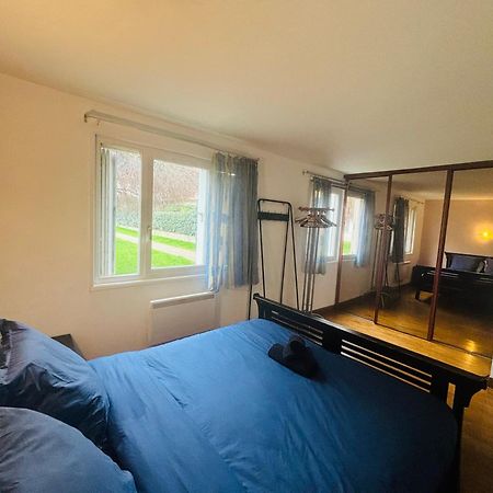 Apartament F2 Avec Terrasse, Parking Gratuit Guyancourt Zewnętrze zdjęcie