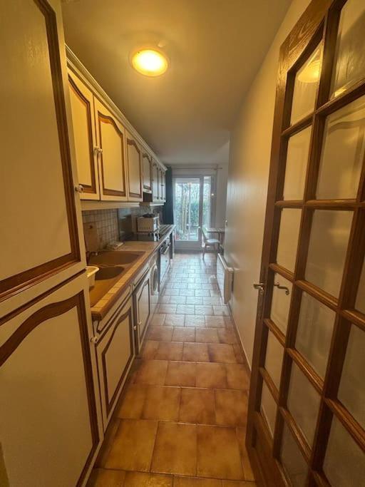 Apartament F2 Avec Terrasse, Parking Gratuit Guyancourt Zewnętrze zdjęcie