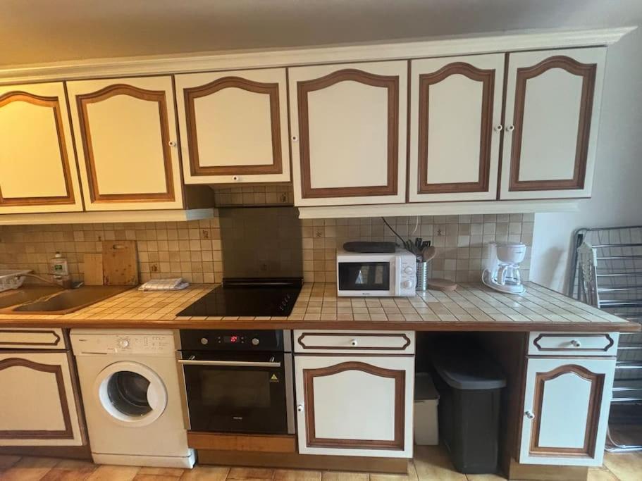 Apartament F2 Avec Terrasse, Parking Gratuit Guyancourt Zewnętrze zdjęcie