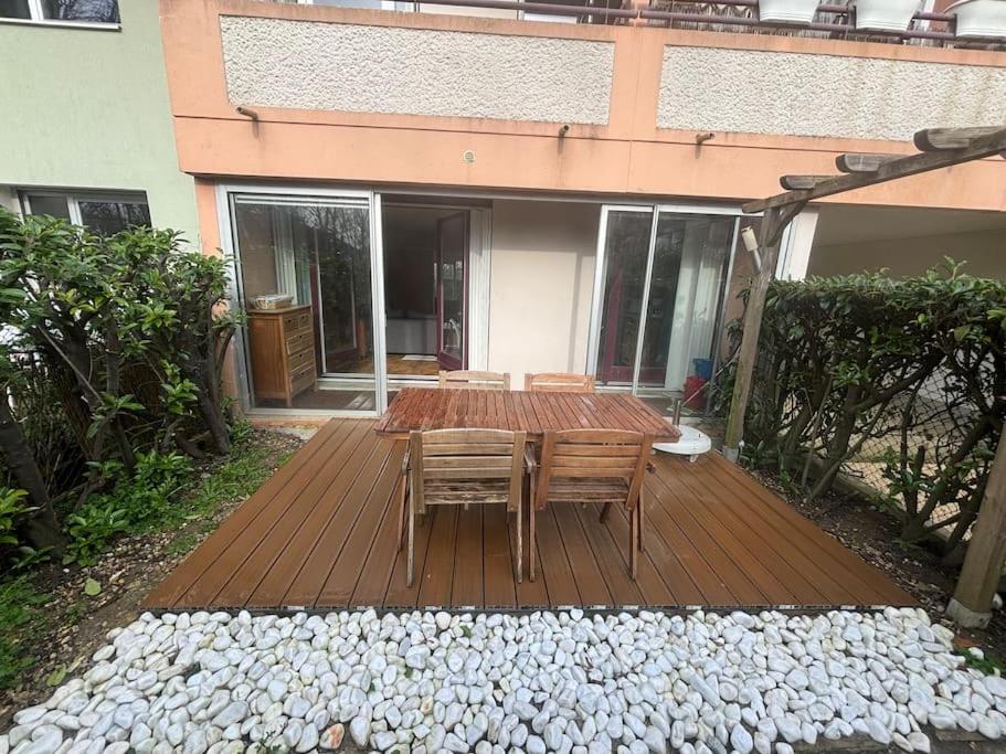 Apartament F2 Avec Terrasse, Parking Gratuit Guyancourt Zewnętrze zdjęcie