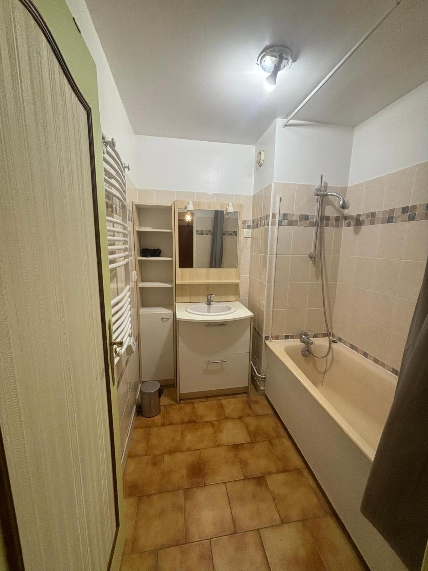 Apartament F2 Avec Terrasse, Parking Gratuit Guyancourt Zewnętrze zdjęcie
